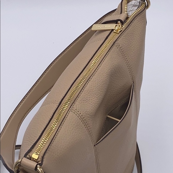 MICHAEL KORS BROOKE MEDIUM BUCKET MESSENGER - Picture 8 of 16